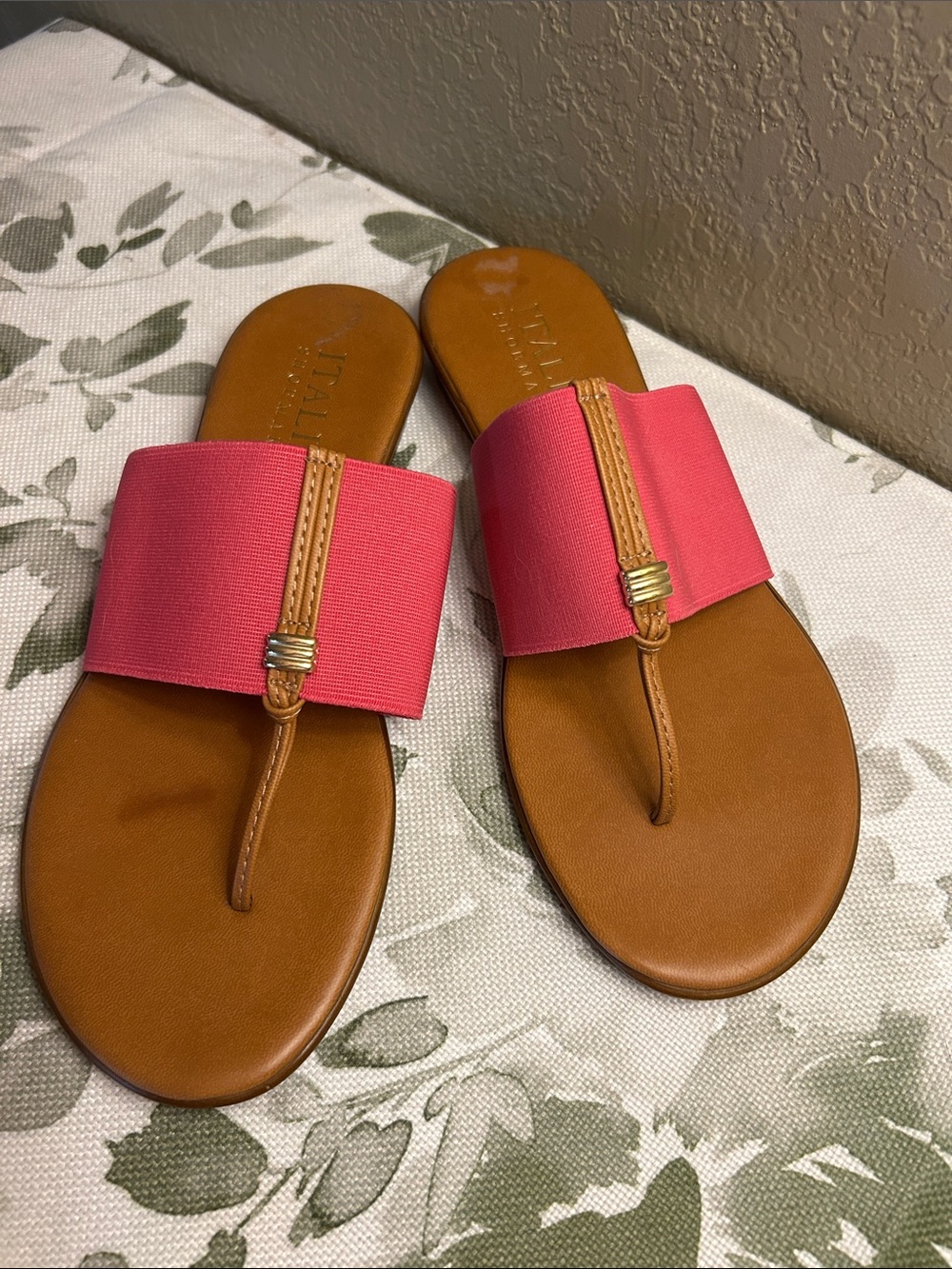 Italian Shoemakers Pink Elastic Band Toe-Post Sandals with Tan Footbed Size 9
